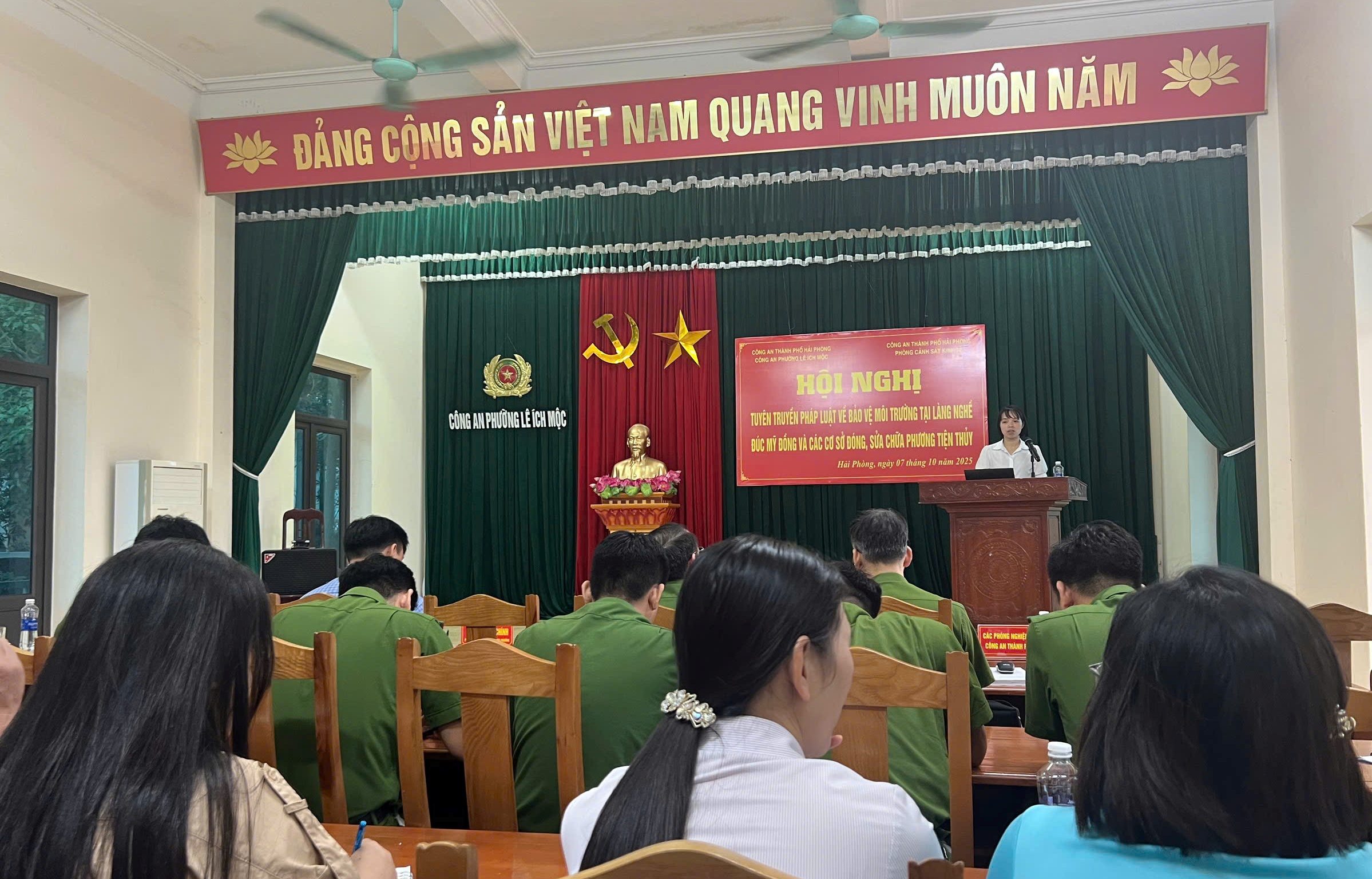 Tuyên truyền pháp luật về bảo vệ môi trường tại phường Lê Ích Mộc